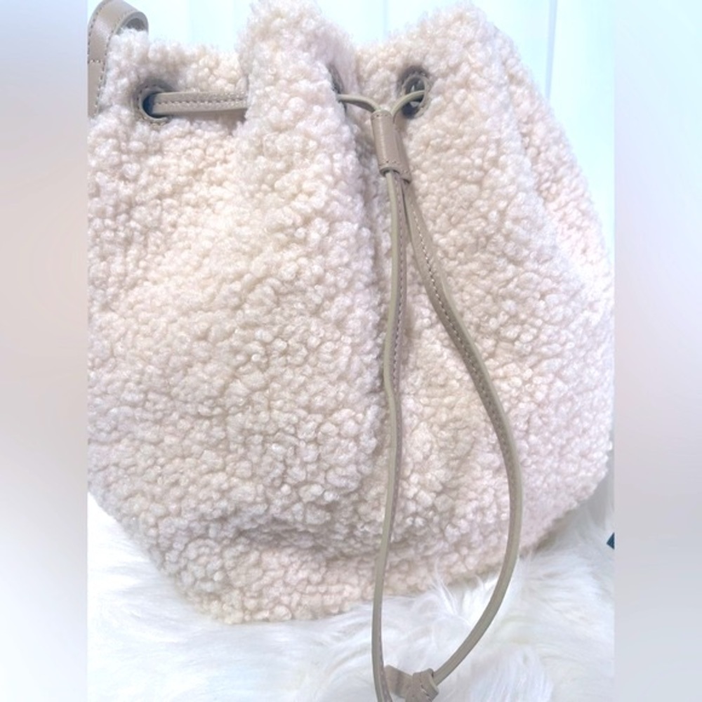 The White Company Sherpa Borg Crossbody Bucket Bag - Picture 7 of 13